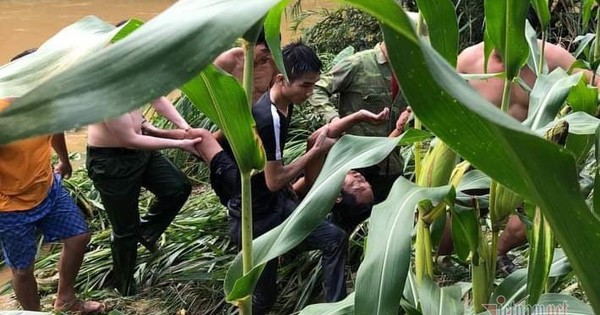 Đại úy công an kể lại phút lao vào nước lũ cứu người - Vimarsana News