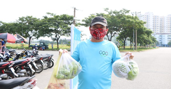 Người dân Sài Gòn hào hứng mua rau, thịt tại điểm bán hàng bình ổn giá - Vimarsana News