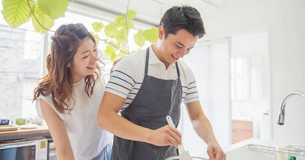 Chưa tan sở đã bị vợ gọi về nấu cơm, chồng ứng xử khiến nhiều người nể phục