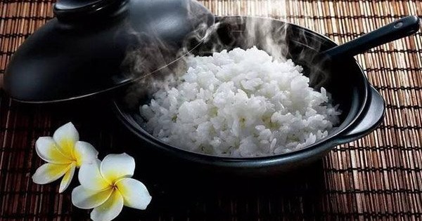 Đây là sai lầm nguy hiểm khi ăn cơm của nhiều người Việt, nếu không sớm thay đổi thì bạn sẽ "rước" đủ thứ bệnh - Vimarsana News