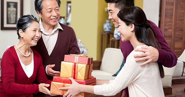 Bắt vợ nghỉ việc ở nhà không được, chồng lồng lộn khi thấy cô mua sữa biếu bố mẹ đẻ và cái kết cho cuộc hôn nhân ‘địa ngục’!