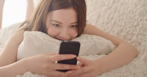 Cách một cô nàng thông minh khiến chàng luôn say mình như điếu đổ