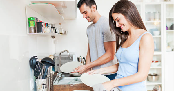 Nức lòng với chồng lương “15x triệu” kể chuyện rửa bát quét nhà cho vợ