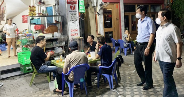 Hà Nội kiểm tra đột xuất các cơ sở ăn uống trong đêm việc chấp hành quy định phòng dịch COVID-19 - Vimarsana News