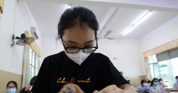 Năm học uối gian nan và kỳ thi có một không hai của Phương Mỹ Chi - Vimarsana News