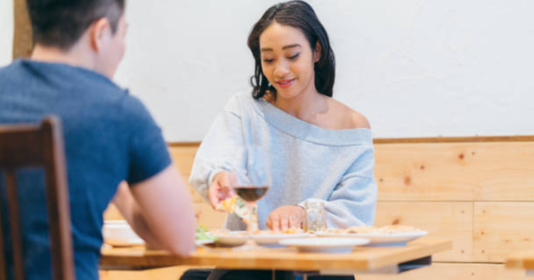 Bị mẹ bạn trai khinh lương tháng có 8 triệu, cô gái đối đáp rất “đáng tiền”