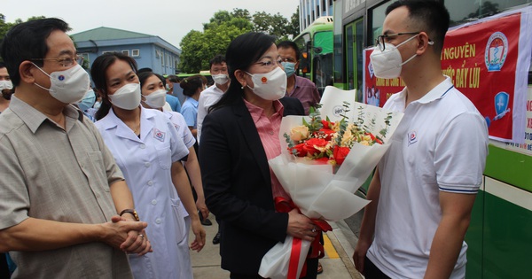 Gần 260 thầy thuốc giỏi tiếp tục chi viện miền Nam chống dịch, điều trị bệnh nhân nặng
