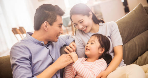 Khi trẻ nóng nảy, cha mẹ chỉ cần thực hiện 8 bước sau sẽ kiềm chế được trẻ