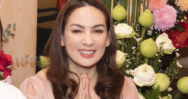 Rộ tin Phi Nhung nhập viện vì nhiễm Covid-19, phía nữ ca sĩ lập tức lên tiếng đính chính