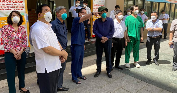 Tập thể thầy thuốc Bệnh viện Dã chiến số 6: “Lúc nào hết dịch mới về”