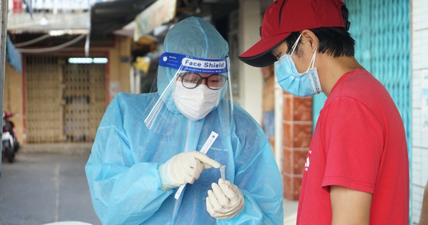 TP.HCM: Hướng dẫn người dân tự test nhanh COVID-19 tại nhà