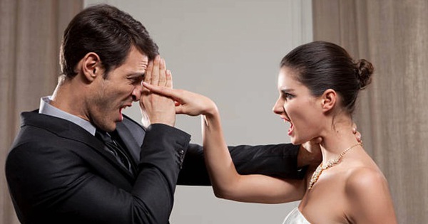 Quát vợ “có mắt như mù”, hứng trọn lời đáp tức tưởi “tôi mù mới lấy anh”