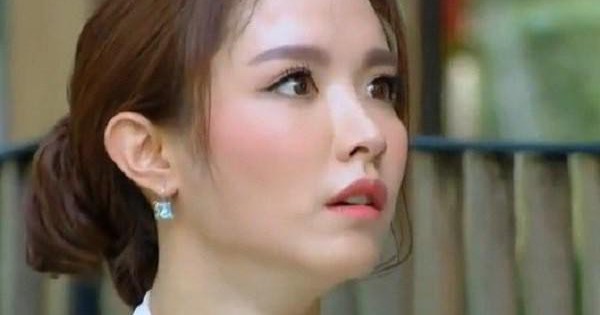 Định mua tặng mẹ chồng cũ chiếc điều hòa, bước vào phòng tôi bật khóc nhìn thứ trên bàn