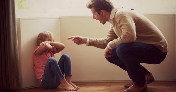 Cha mẹ không nên mắng trẻ vào thời điểm này kẻo phản tác dụng