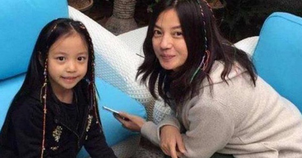 Truyền thông Hong Kong tiết lộ tình hình con gái Triệu Vy giữa scandal phong sát, con riêng của chồng hiện đang ra sao?