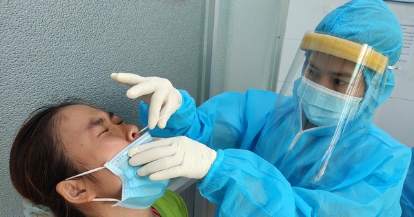 Nữ kế toán mắc Covid-19, Chủ tịch tỉnh truy trách nhiệm nhiều “sếp” bệnh viện