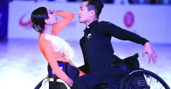 Chuyện tình cặp vũ công ngồi xe lăn nổi tiếng ở Trung Quốc