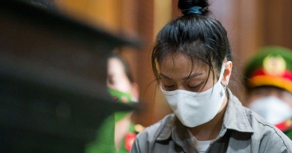 “Dì ghẻ” Nguyễn Võ Quỳnh Trang bật khóc tại phiên toà, thừa nhận hành vi bạo hành con gái riêng của người tình