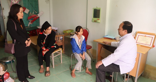 Cao Bằng: Gần 20 em học sinh tự nhiên ngất, khóc và co cứng chân tay