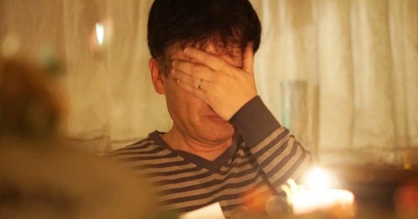 Chồng Nhật bật khóc khi đọc thư của vợ Việt trong tiệc kỷ niệm ngày cưới