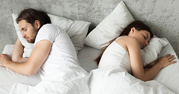 4 lý do vợ chồng 'ghét đến mấy' cũng không ngủ riêng