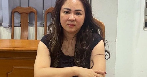Khởi tố 3 bị can giúp bà Nguyễn Phương Hằng livestream xúc phạm nghệ sĩ