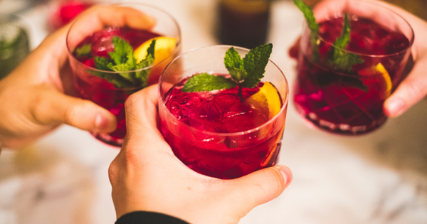 Sangria trái cây - thức uống là một gợi ý tuyệt vời cho mùa lễ hội