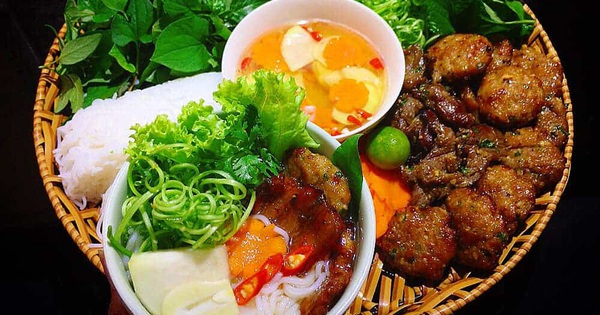 View - Phở và bún chả Hà Nội nổi tiếng nhưng sao không làm giàu được?