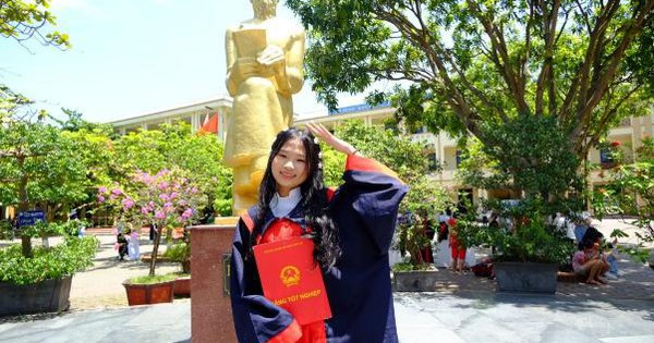 Nữ thủ khoa khối C của tỉnh Nghệ An với profile cực xịn, là Đảng viên và được tuyển thẳng vào 3 trường top đầu cả nước