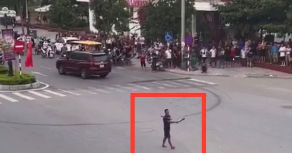 Thanh Hoá: Cảnh sát vây bắt kẻ nghi ngáo đá gây náo loạn đường phố