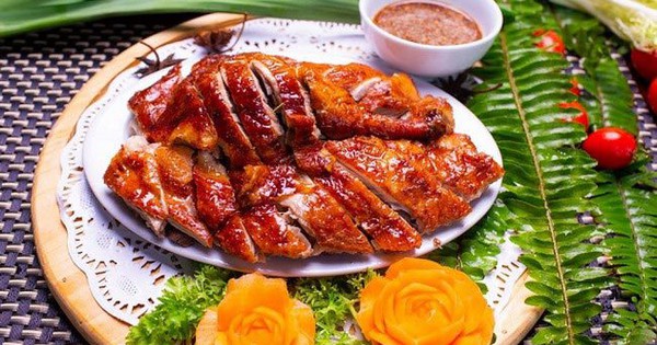 Thịt vịt bổ, mỡ vịt tốt như dầu oliu và nướng vịt bằng nồi chiên không dầu theo cách sau cực thơm ngon, da giòn thịt mềm, lại nhanh gọn!