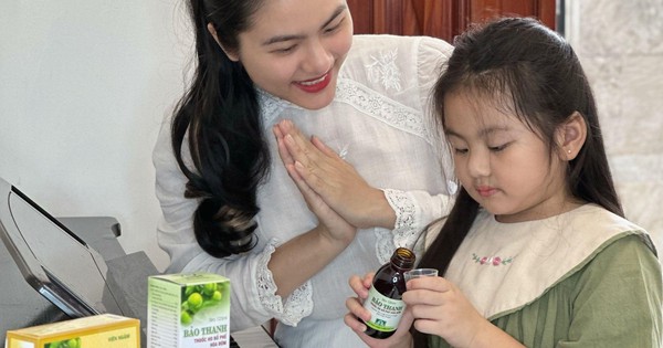 Diễn viên Vân Trang chia sẻ về hành động của “chị hai” Queenie khiến mẹ hạnh phúc