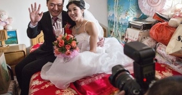 Chỉ làm công ăn lương sẽ không đủ tiền cưới vợ ở Trung Quốc