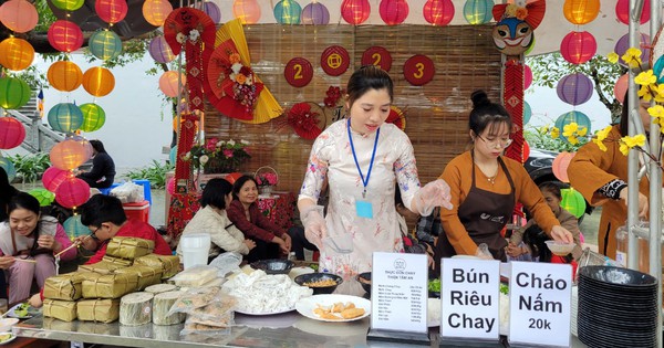 Thực phẩm đồ chay đắt hàng ngày Rằm tháng Giêng, siêu thị giảm giá hút khách