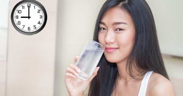 Tại sao uống nước trong khung giờ giảm cân có thể giúp cơ thể giảm cân hiệu quả hơn?