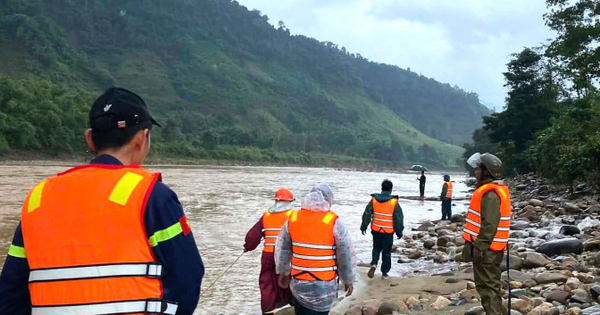 Tìm thấy nhiều vật dụng cá nhân của tài xế xe đầu kéo mất tích ở Quảng Trị
