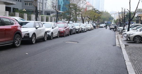 Tình Trạng Giao Thông Nguy Hiểm Tại Mộc Châu: Xe Khách Dừng Đỗ Gây Cản Trở