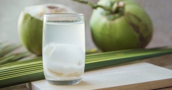 Bà bầu nên uống nước gì?