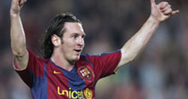 Báo chí Anh chơi chữ về Messi: \
