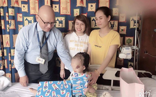 Ca mổ đầu tiên của bé gái 3 tuổi có khuôn mặt biến dạng đã thành công tốt đẹp