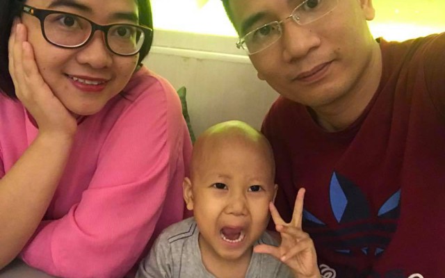 Nỗi đau đớn khôn cùng của gia đình "chiến binh nhí dũng cảm" vừa qua đời vì ung thư máu