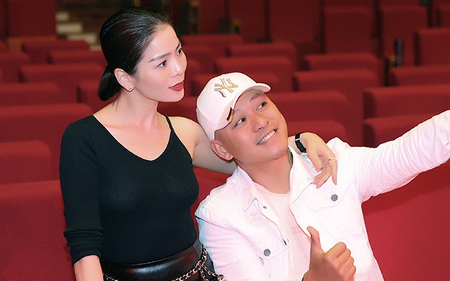 Lệ Quyên khoe dáng nuột bên các 'người tình'