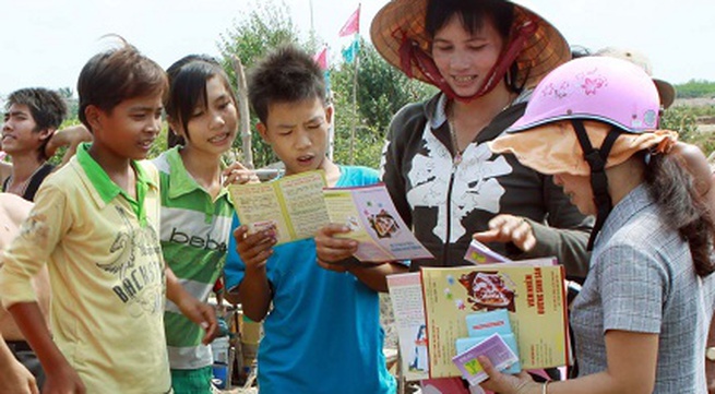 Bộ trưởng Bộ Y tế Nguyễn Thị Kim Tiến: Nhất trí mô hình Trung tâm DS-KHHGĐ trực thuộc UBND huyện