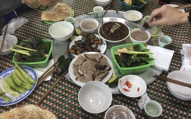 Ăn thịt chó - Giới thiệu một món ăn độc đáo của Việt Nam, hãy thưởng thức hình ảnh ăn thịt chó để khám phá hương vị đặc biệt và sự táo bạo của người dân Việt Nam.