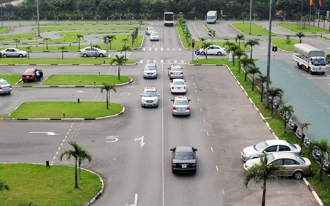 Bằng lái xe B1 được nhiều người chọn bởi dễ học dễ thi, nhưng không biết  những điều sau thì dễ tiền mất, tật mang