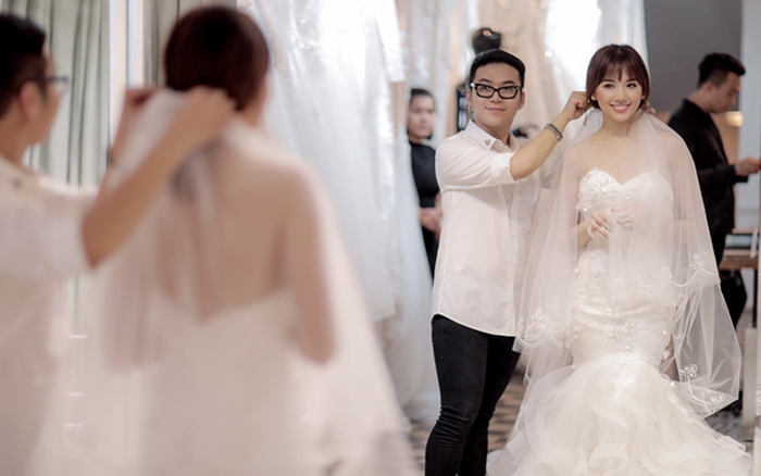 Cận cảnh trang phục cưới sang trọng và gợi cảm của Hari Won  VTVVN