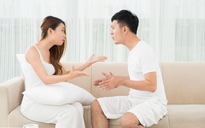 Tình cảm giữa hai người ngày một nhạt nhòa