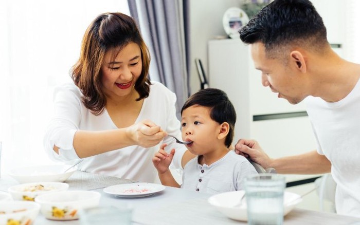 10 hành vi của cha mẹ ngăn cản con thành công lúc lớn lên