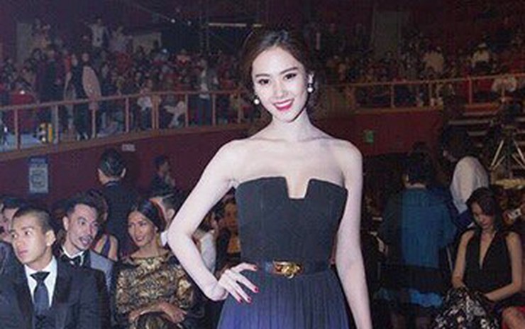 Linh Chi thừa nhận mặc váy nhái trên thảm đỏ Hàn Quốc