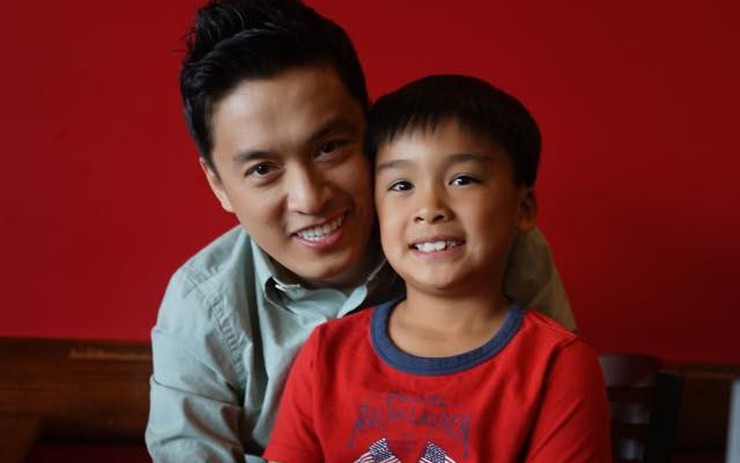 Những hình ảnh về Lam Trường và con trai đẹp trai của anh ta có thể là những bức ảnh đặc biệt mà bạn đang tìm kiếm. Lam Trường là một người nổi tiếng và con trai của anh ấy cũng đầy tài năng và rất có duyên.